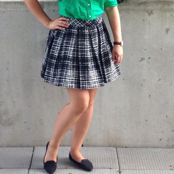 Box pleated Banana Republic skirt - Picture 1 of 4